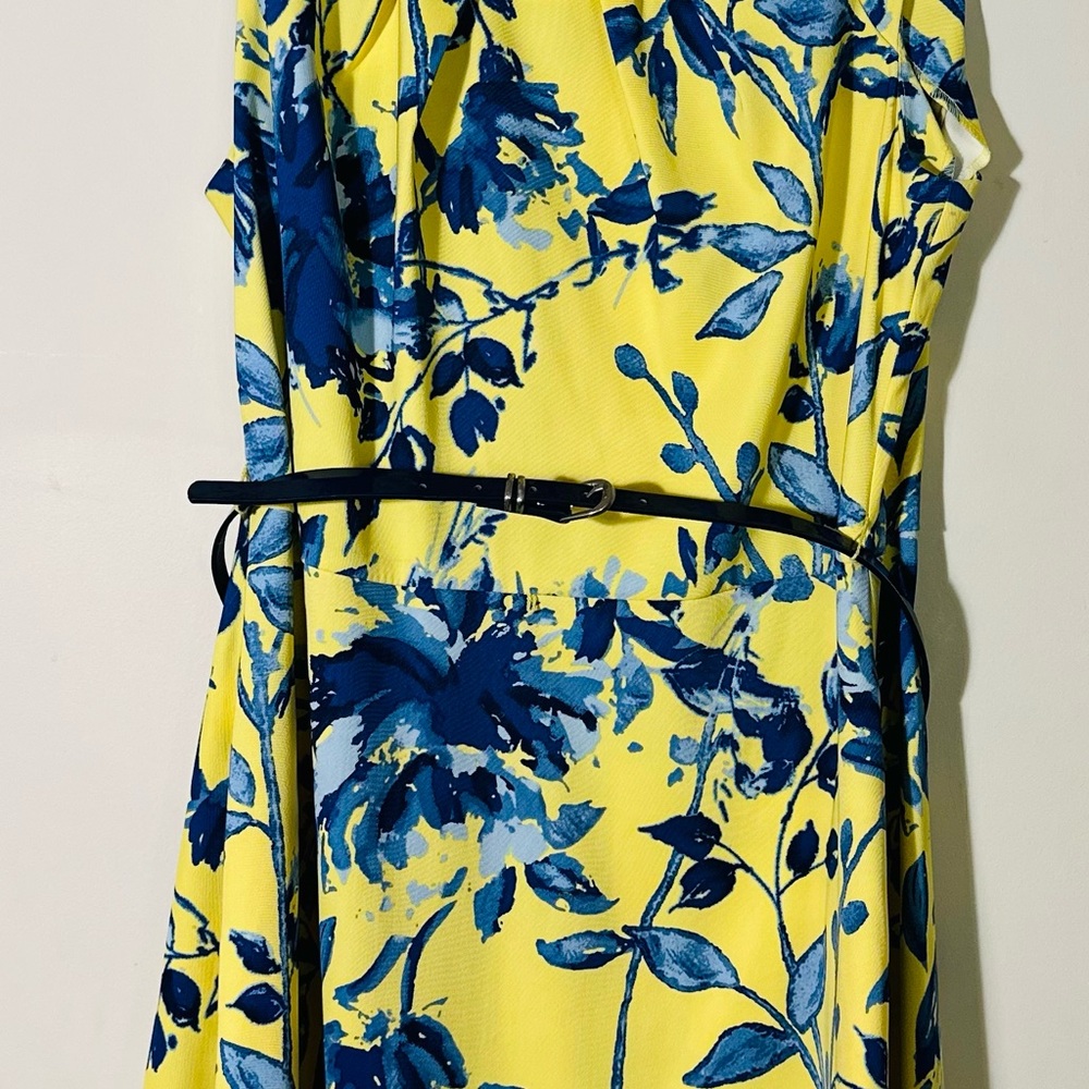 Signature Darby Yellow and Blue Floral Dress w/ Belt! Size 12